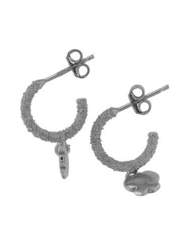 CRI-927 - CRIOLLA DE PLATA DIAMANTADA DE 8 MM INT. CON MOTIVO DE MARIPOSA COLGANTE DE 7 MM 