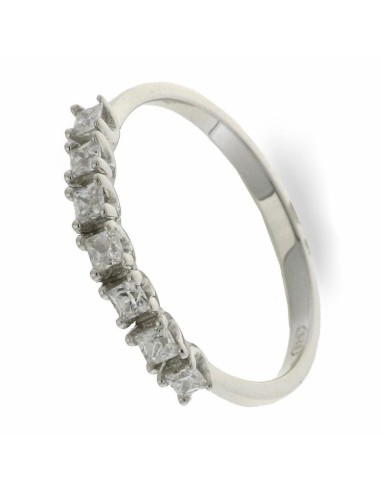 S-2042 - SORTIJA DE PLATA CON TIRA DE PIEDRAS CUADRADAS EN EL FRONTAL
